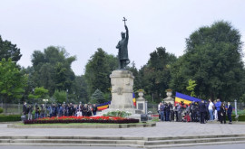 Чебан в День независимости Молдовы Страна развивается тогда когда каждый вносит свой вклад