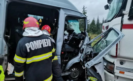Doi moldoveni implicați în accidentul din Suceava se află în stare instabilă