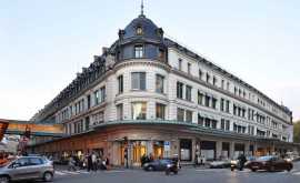 Hoții au golit un magazin de bijuterii din Paris