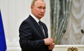 Vladimir Putin în autoizolare Sau descoperit cazuri de COVID în anturajul său