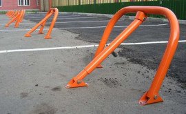 La Ciocana au fost demontate limitatoarele de acces pentru rezervarea locurilor de parcare