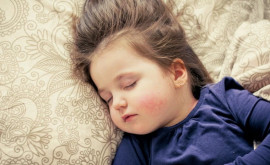 Заботливые родители никогда не позволят ребенку поздно лечь спать Это очень опасно для него