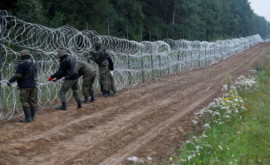 Polonia prelungeşte starea de urgenţă la frontiera cu Belarus