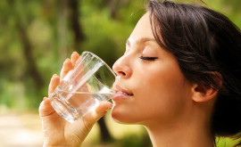 Хорошо или плохо пить 2 литра воды в день