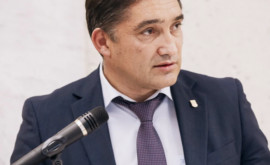 Experții din România sînt de părere că cazul lui Stoianoglo nu avantajează guvernarea 