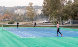 Фонд Чеслава Чухрия подарил столичному парку La izvor два теннисных корта 