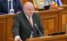 Депутат Василий Боля пришел на заседание ВСП