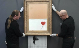 Un tablou parțial distrus al lui Banksy a fost vîndut la un preț record
