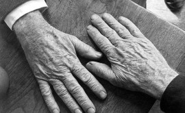 Statistică Numărul bătrînilor crește în continuare