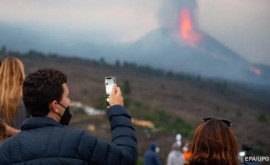 Pe insula spaniolă La Palma erupție vulcanului este însoțită de cutremure puternice 