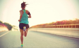 Şase motive pentru care e bine să alergi cinci minute în fiecare zi