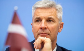 Министр обороны Латвии допустил участие НАТО в разрешении миграционного кризиса