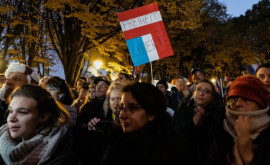 Proteste la Paris împotriva restricţiilor impuse în Austria celor nevaccinați