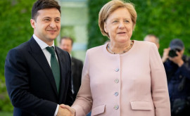 Angela Merkel a discutat cu Volodimir Zelenski despre situația securității de la granița Ucrainei