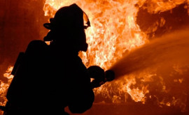 Un garaj privat a luat foc la Peresecina