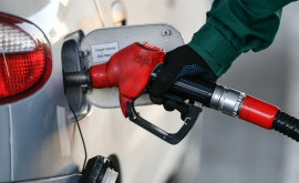Новое ощутимое снижение цен на топливо в Молдове