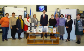 Национальная библиотека получила в дар партию книг от посольства Латвии