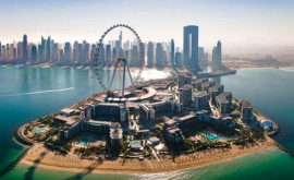 Emiratele Arabe Unite trec la weekendul de sîmbătăduminică şi la săptămîna de lucru de patru zile şi jumătate
