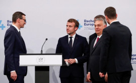 Emmanuel Macron a cerut Poloniei şi Ungariei să respecte statul de drept la reuniunea liderilor din Grupul de la Visegrad