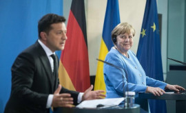 Меркель лично отказала Зеленскому в поставках оружия Украине