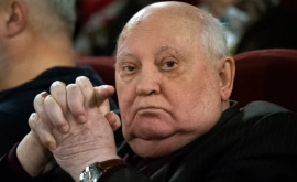 Горбачев заявил об ударившем в голову США высокомерии