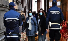 Италия ввела обязательное ношение масок на улице