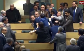 Скандал в иорданском парламенте Депутаты подрались во время дебатов
