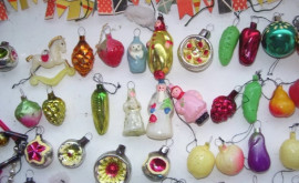 Жительница Кишинева показала свою богатую коллекцию елочных игрушек
