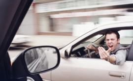 Psiholog Șoferii care fac manevre riscante prezintă un pericol social