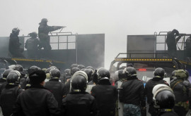 Протестующие захватили резиденцию президента Казахстана в АлмаАте