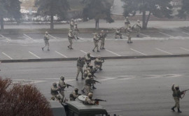 Опубликовано видео из АлмаАты с зачисткой площади военными 