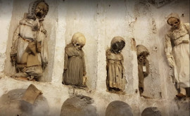 Copii mumificați găsiți în catacombele din Italia