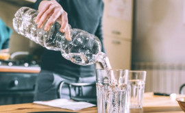 5 motive pentru care săți începi ziua cu un pahar de apă