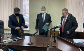 Порошенко отпустили из суда под личное обязательство