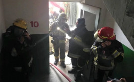 Incendiu întrun bloc din Edineț 5 persoane salvate de pompieri