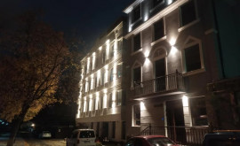 Două clădiri din centrul istoric al Chișinăului iluminate artistic