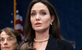 Анджелина Джоли не смогла сдержать слез во время выступления в Капитолии