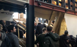 Podeaua unui pub din estul Londrei sa prăbușit cu tot cu clienți