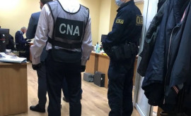 Un șef de secție din cadrul Institutului Oncologic reținut după ce a luat mită 2000 de euro