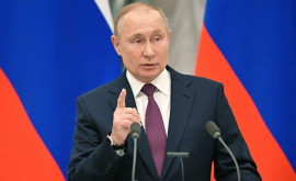 Путин призвал высылать мигрантов из России за экстремизм