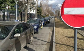 Таксисты съезжаются к парламенту Молдовы почему они протестуют ВИДЕО
