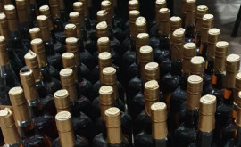 Полиция конфисковала более 100 бутылок поддельного алкоголя