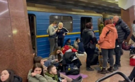 Oamenii din Harkov sau refugiat la metrou