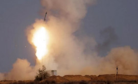 O rachetă ar fi căzut peste un bloc din Kiev