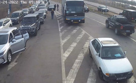 Șase autocare puse la dispoziția ucrainenilor care ajung în R Moldova
