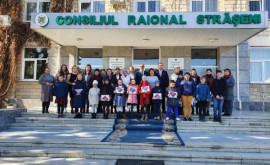 România donează peste 600 de tablete copiilor defavorizaţi din R Moldova