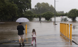 Inundaţii devastatoare în estul Australiei 200000 de persoane au primit ordin de evacuare