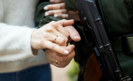 Война любви не помеха украинская пара вступила в брак прямо на фронте