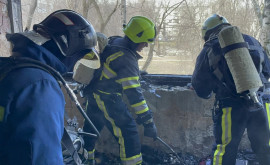 Incendiu întrun bloc de locuit din sectorul Rîșcani