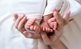 O femeie din orașul Odesa a născut gemeni la o maternitate din Chișinău